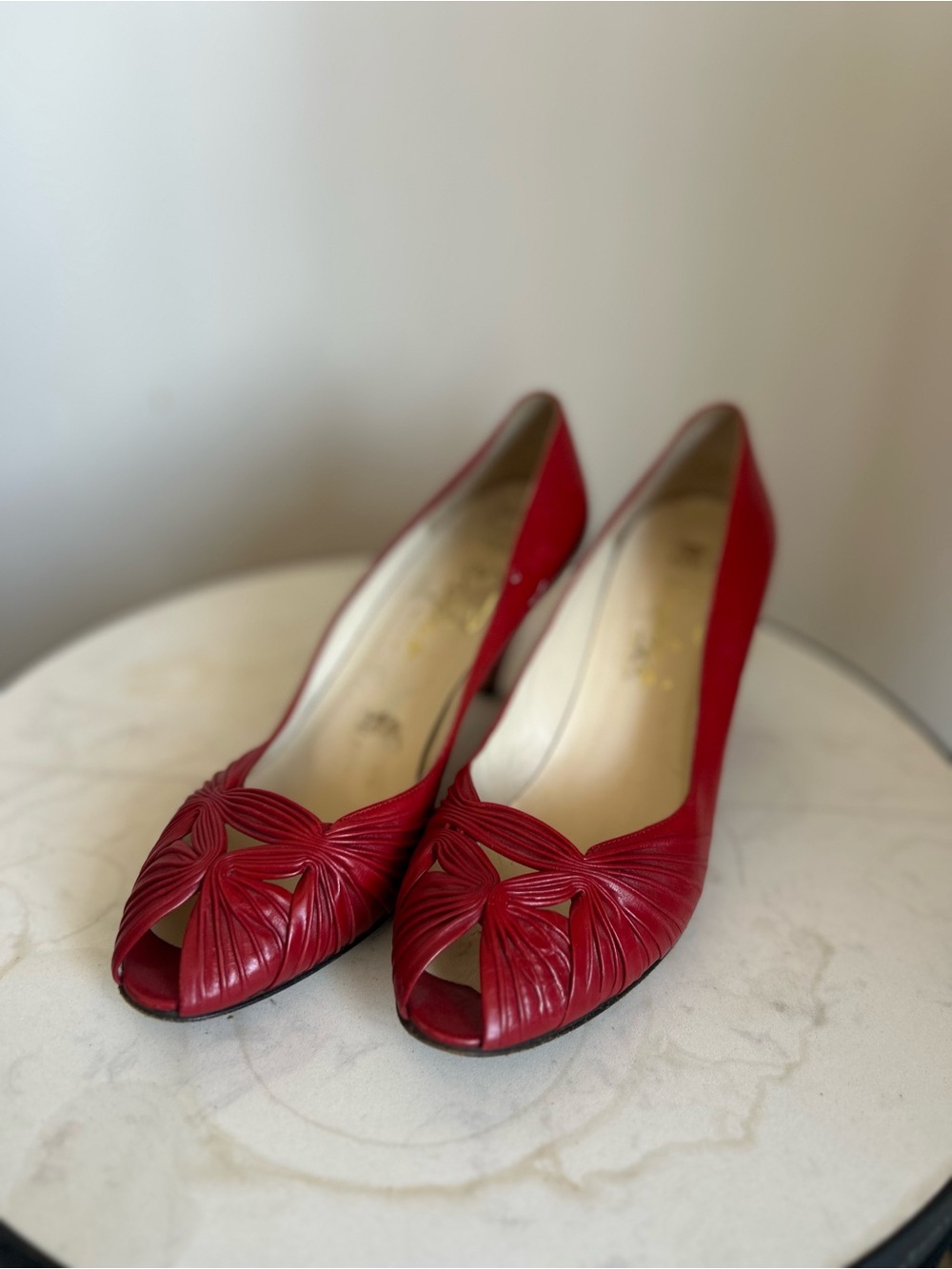 Vintage Sesto Meucci Italian leather peep toe pumps in ruby red